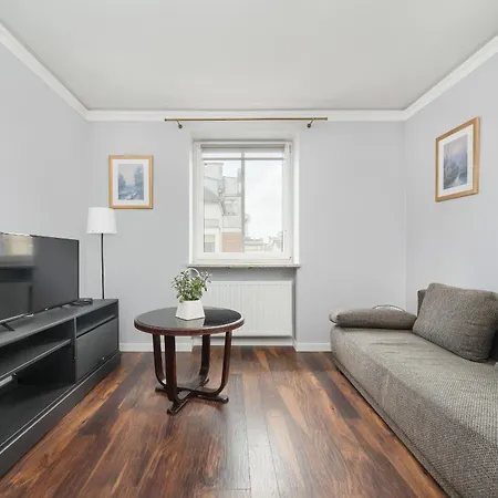 Z 2 Sypialniami I Oddzielna Kuchnia W Centrum Wroclawia Na 4 Pietrze By Renters * Breslavia